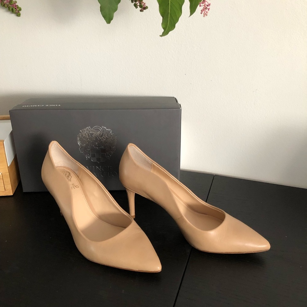 Vince Camuto Jaynita nude pump heels